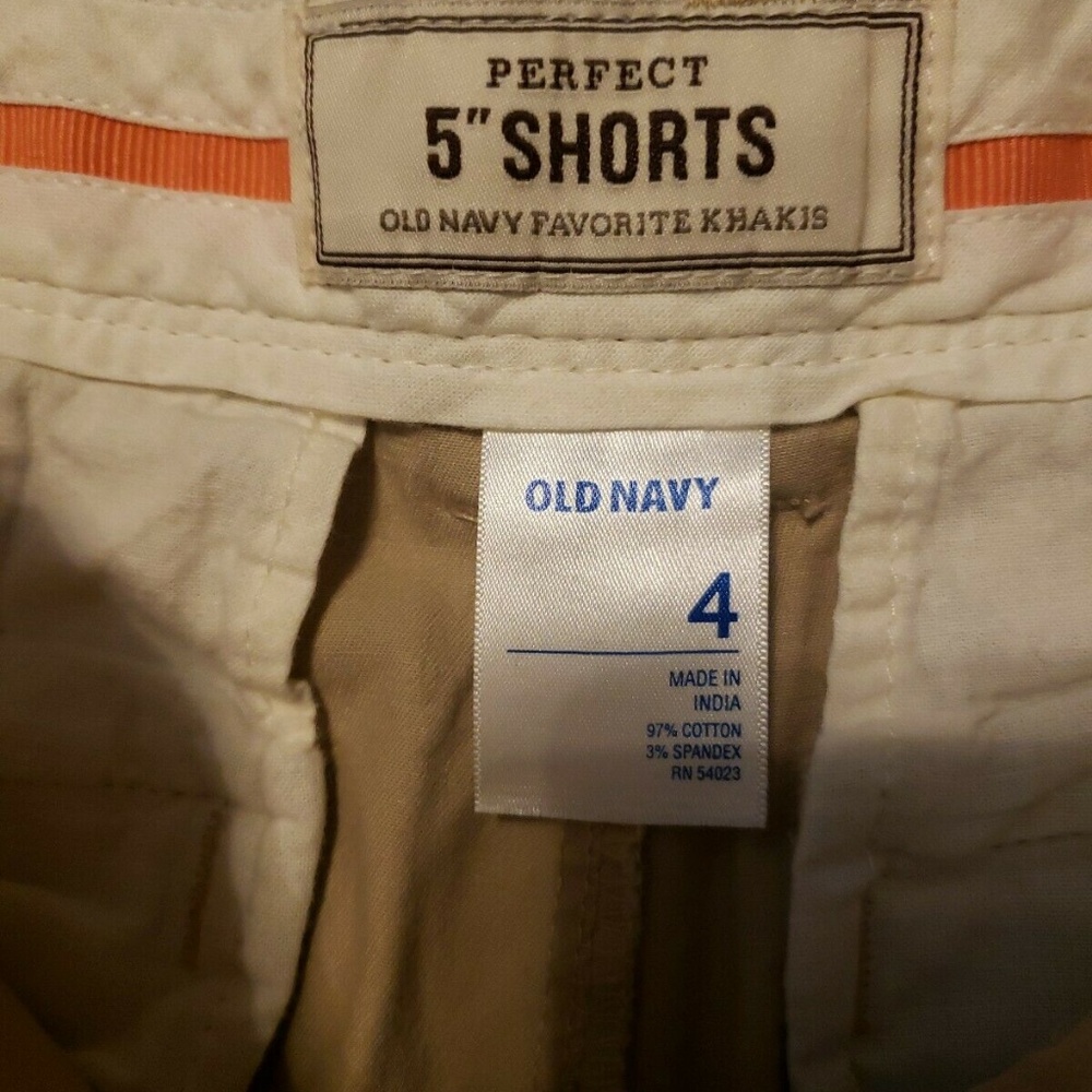 Old Navy Khaki 5" Shorts - Picture 4 of 4